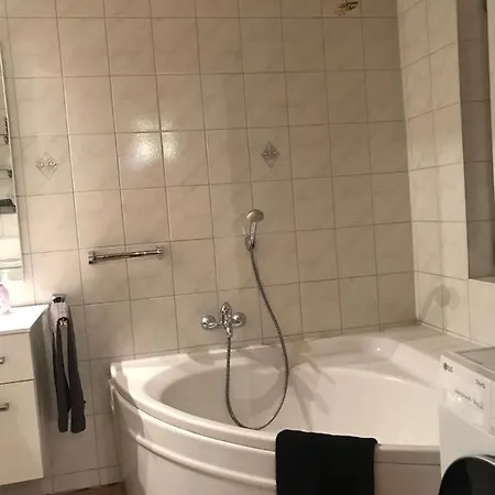 Schoene Ruhige Mit Terrasse Und Parkplatz * Greifswald