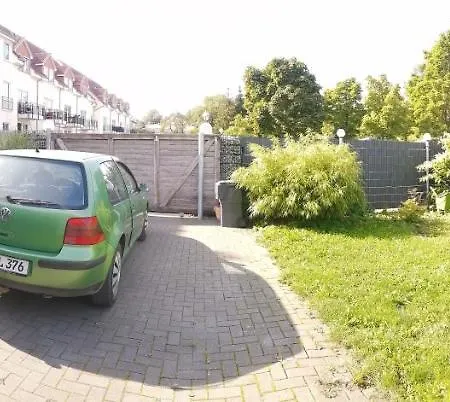 Schoene Ruhige Mit Terrasse Und Parkplatz *