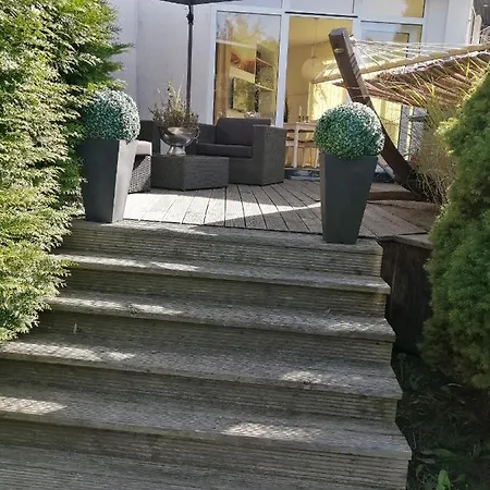 Schoene Ruhige Mit Terrasse Und Parkplatz